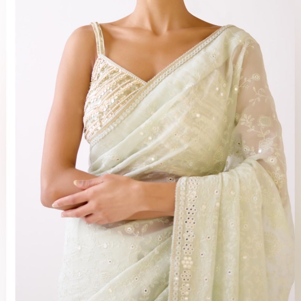 Sage green saree - Picture 5 of 7